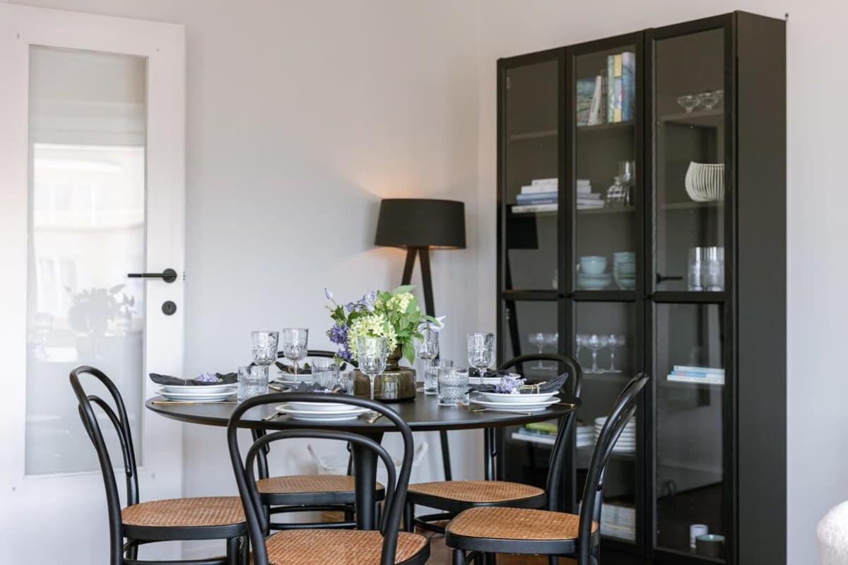 Cosy With Lateral Seaview In